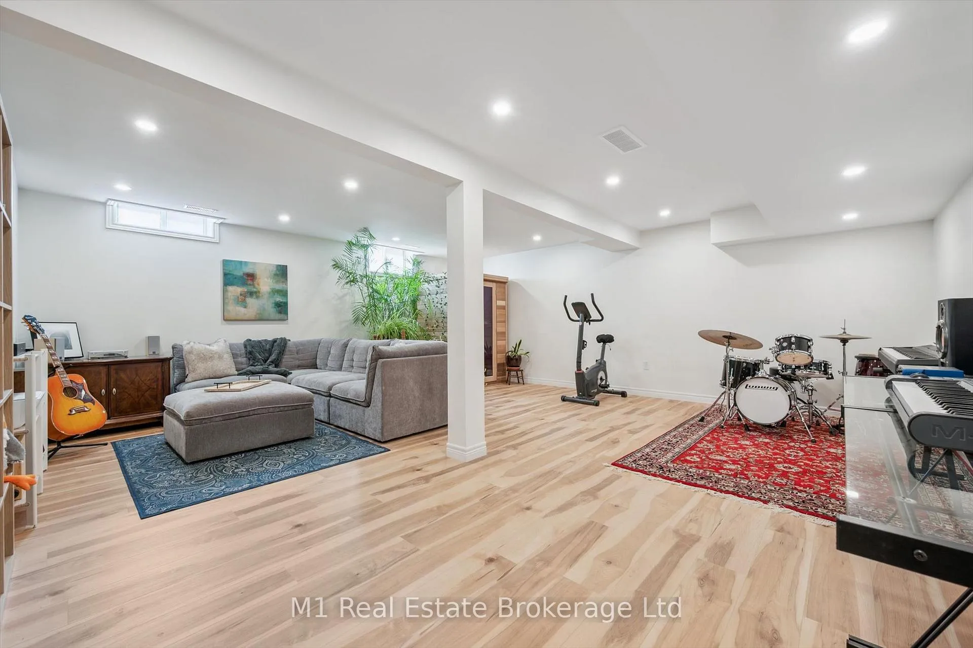 Photo 27 of 82 Starview Crescent, Guelph, Grange Road — HOMEH