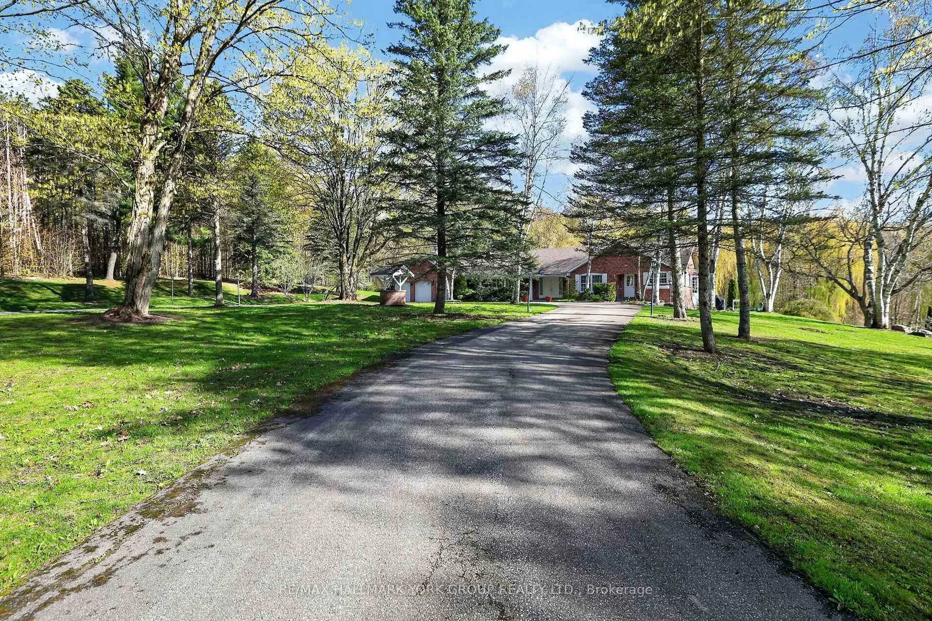 Photo 5 of 1020 18th Side Road, King, Rural King — HOMEH
