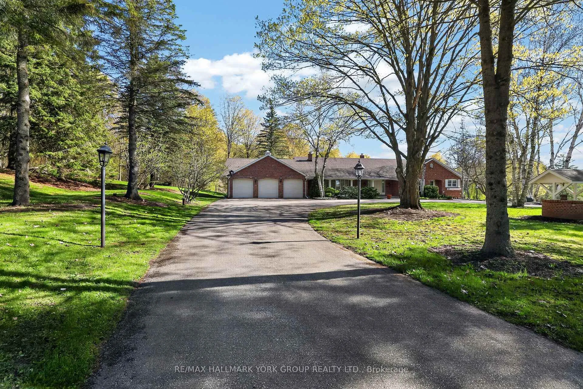 Photo 8 of 1020 18th Side Road, King, Rural King — HOMEH