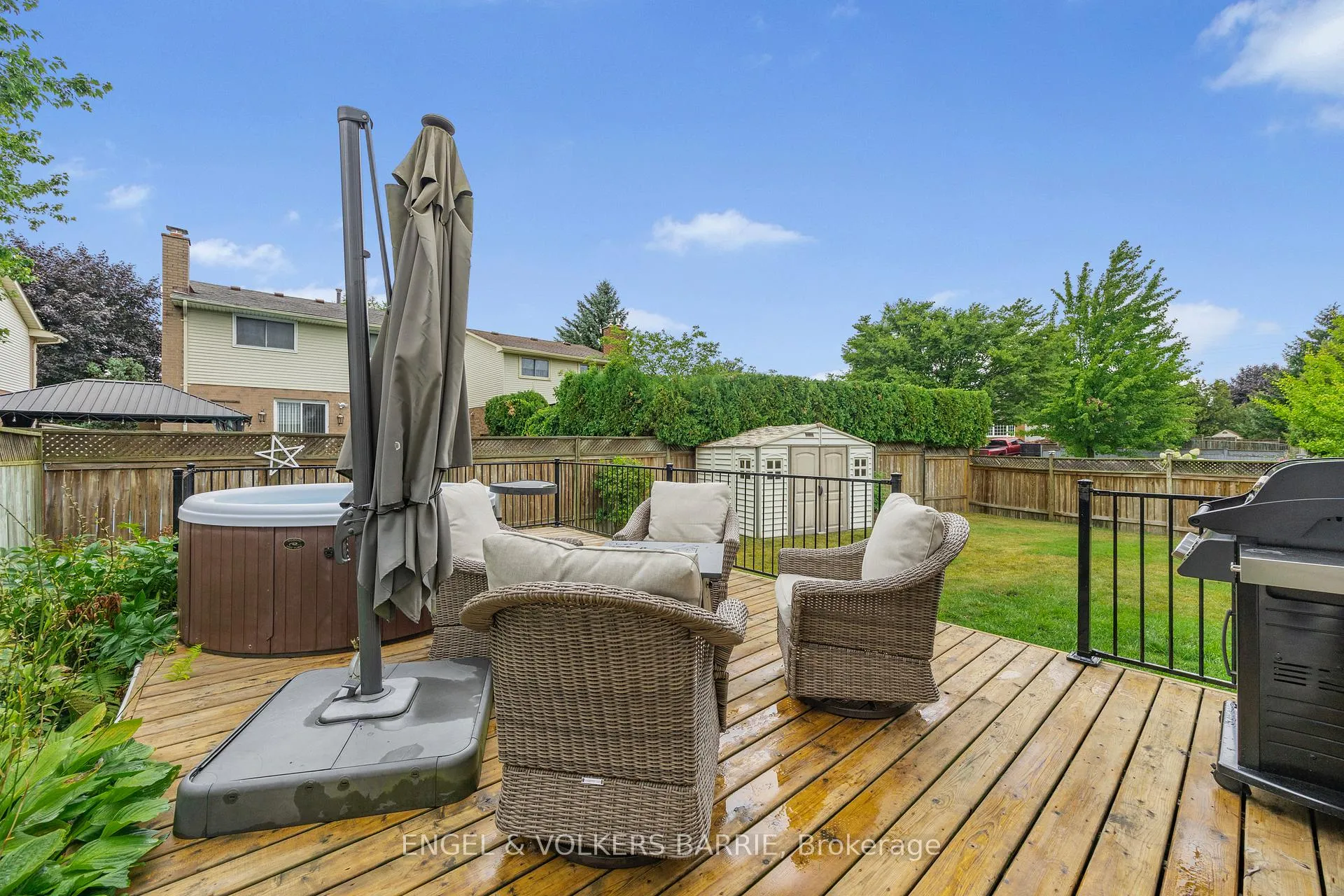Photo 3 of 1 Aspen Court, Hamilton, Waterdown — HOMEH