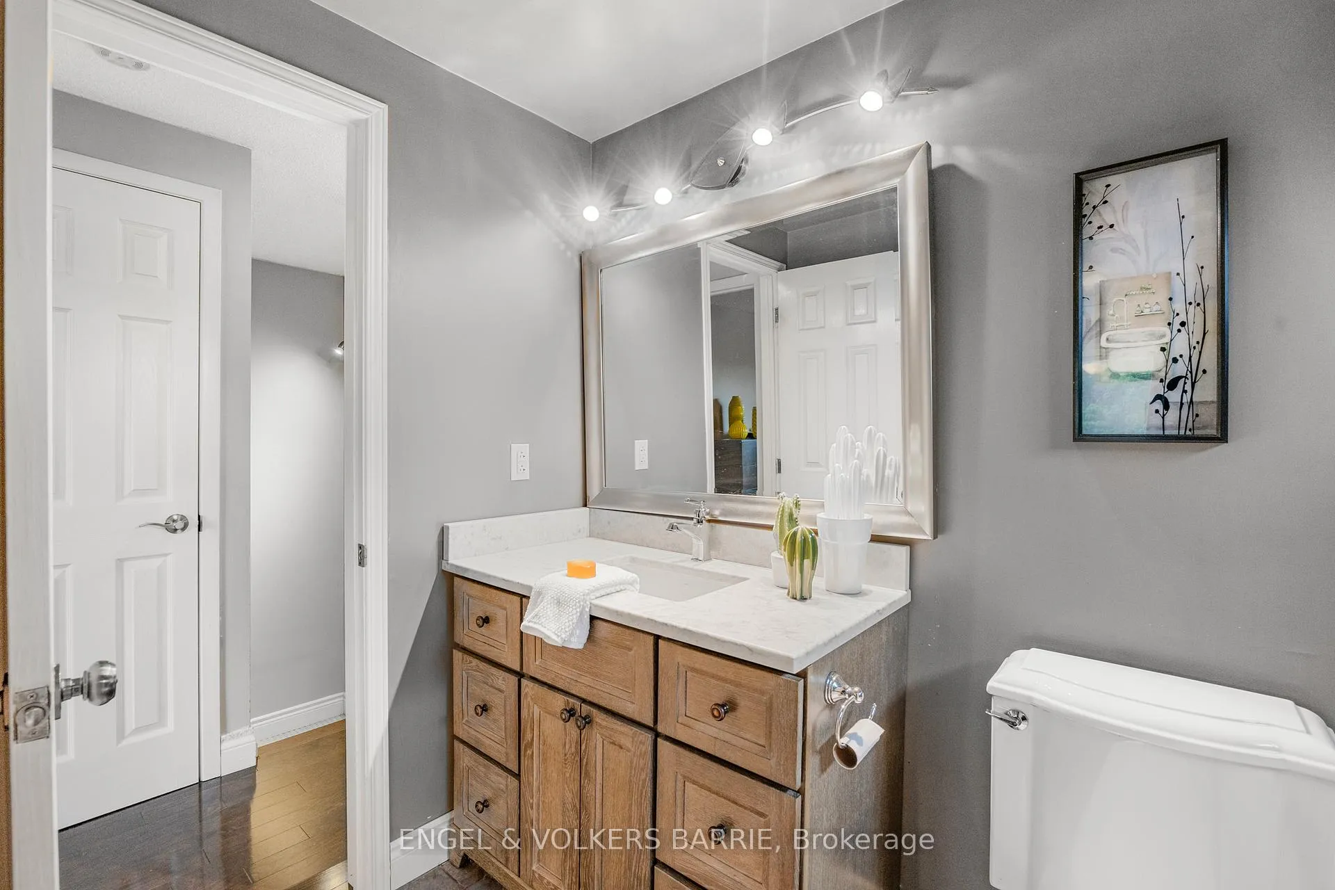 Photo 19 of 1 Aspen Court, Hamilton, Waterdown — HOMEH