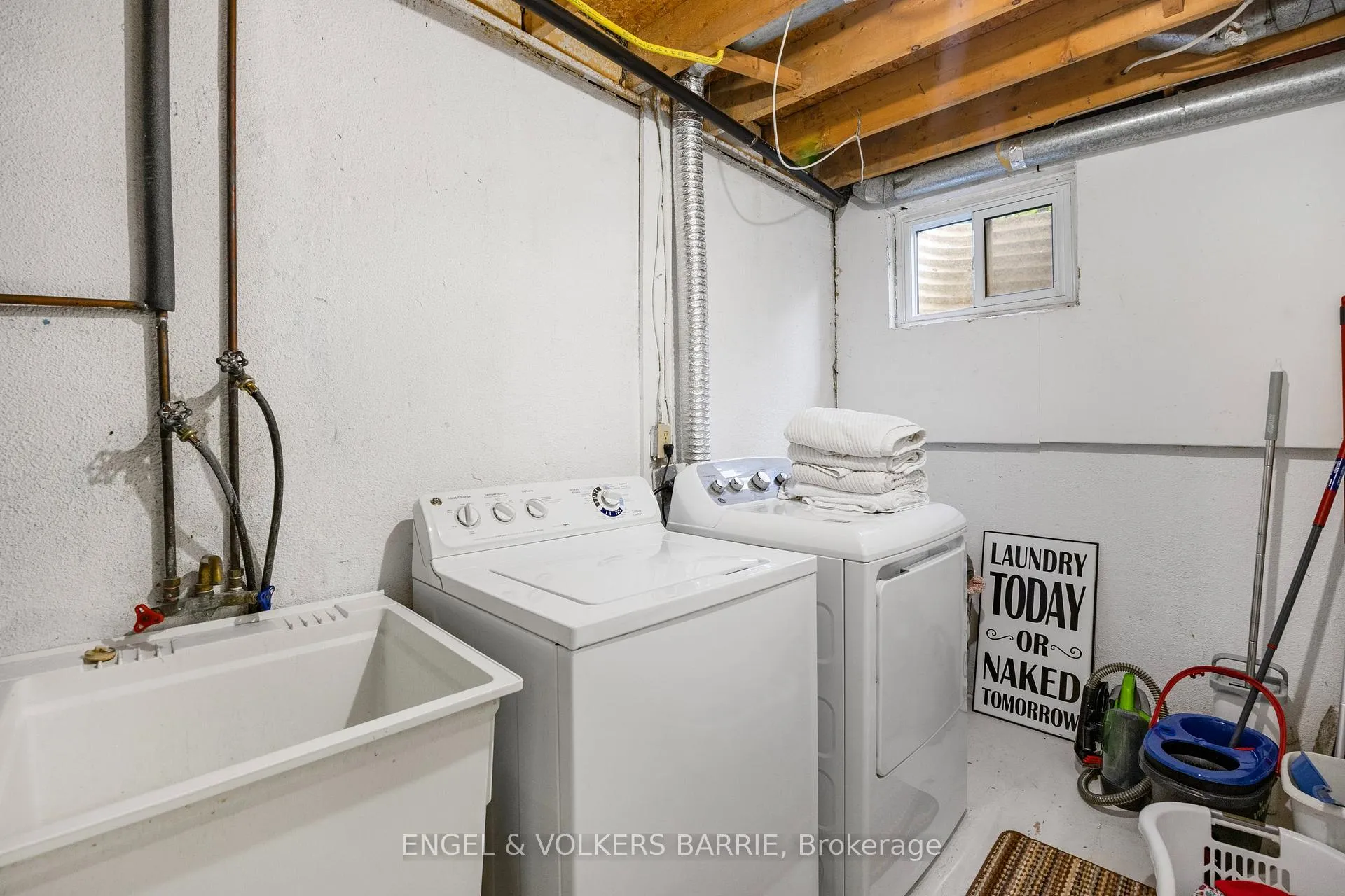 Photo 27 of 1 Aspen Court, Hamilton, Waterdown — HOMEH