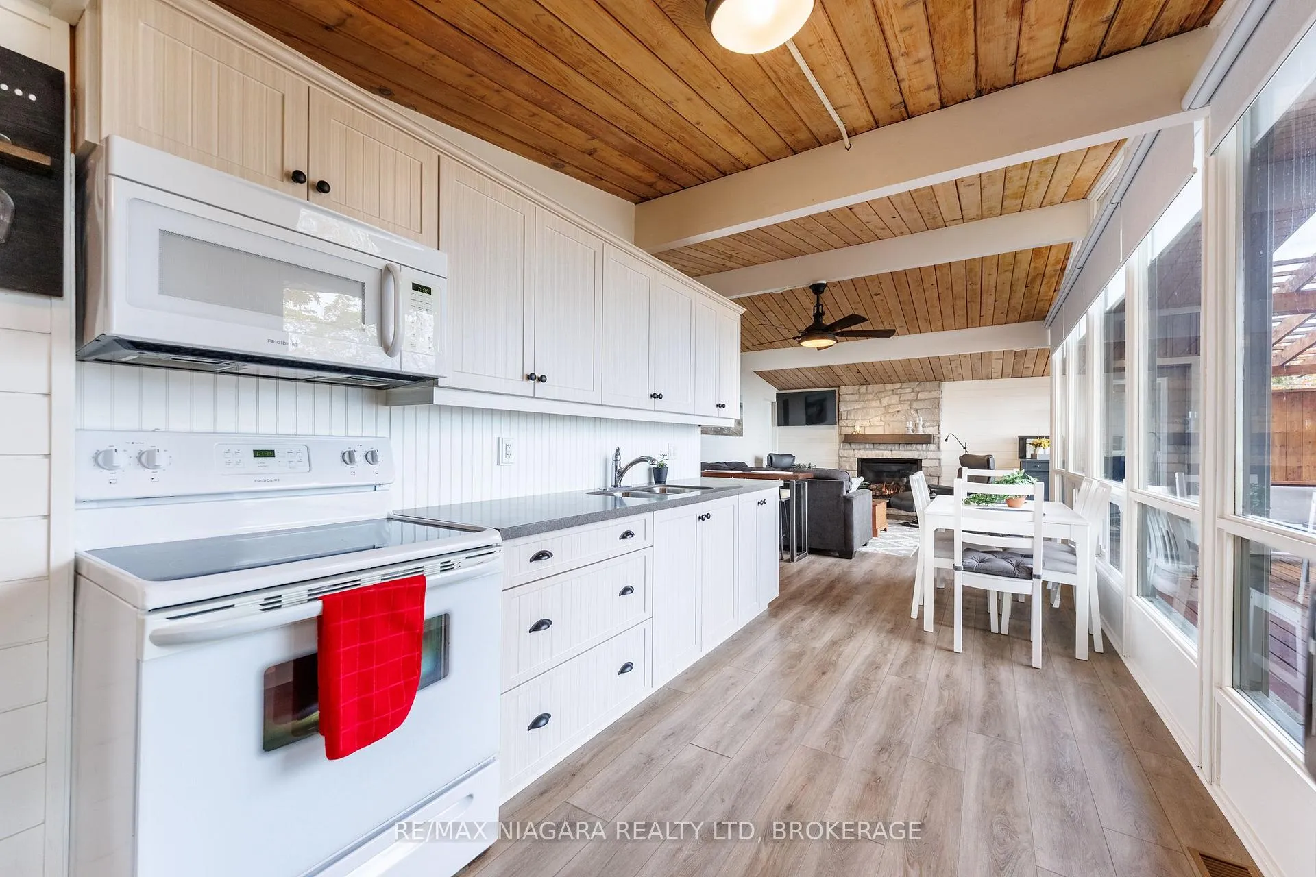 Photo 14 of 42 Mohawk Point Road, Haldimand, Dunnville — HOMEH