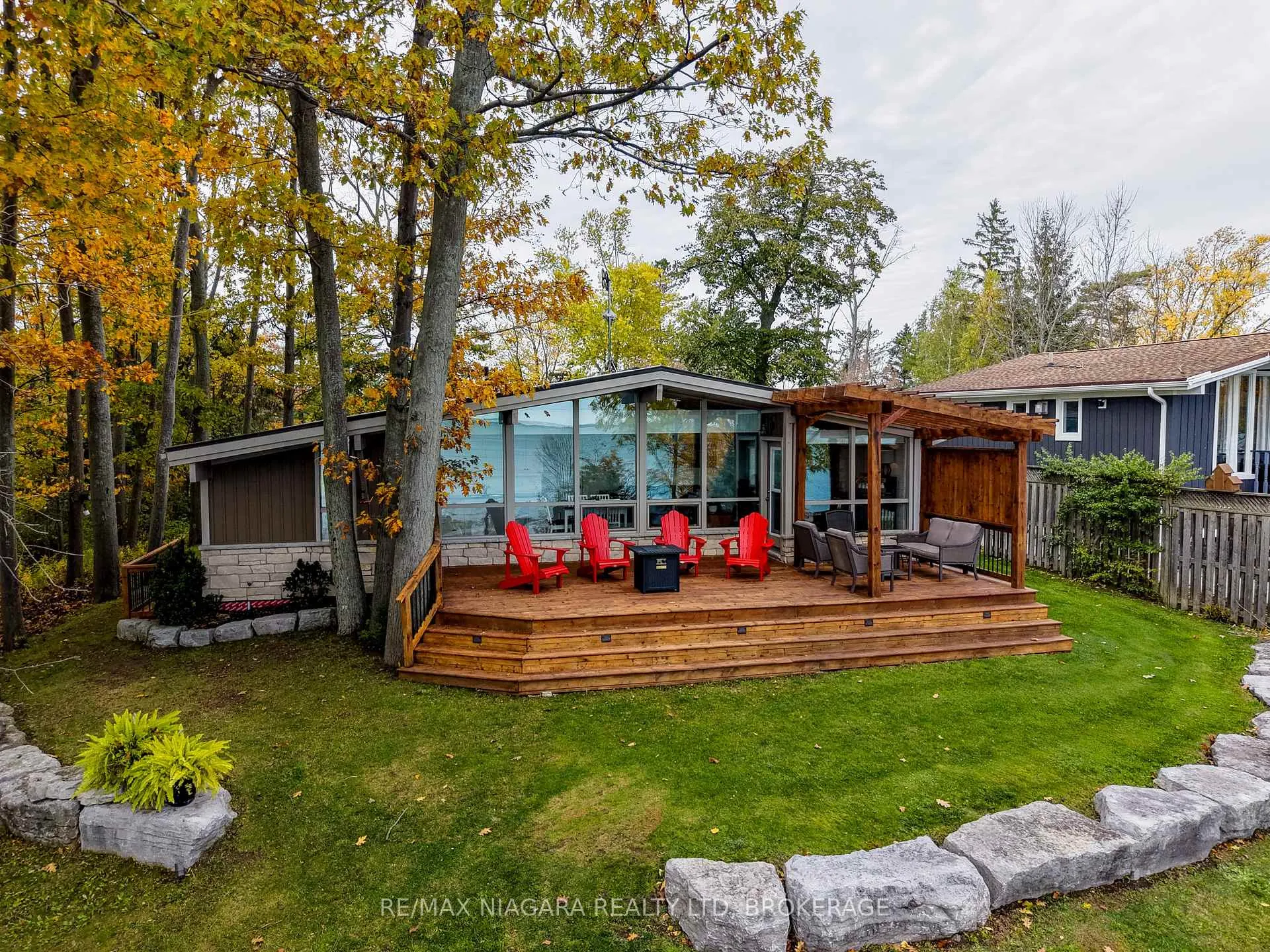 Photo 24 of 42 Mohawk Point Road, Haldimand, Dunnville — HOMEH