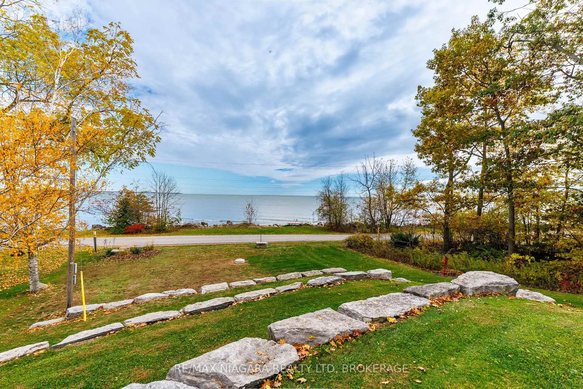 Photo 33 of 42 Mohawk Point Road, Haldimand, Dunnville — HOMEH
