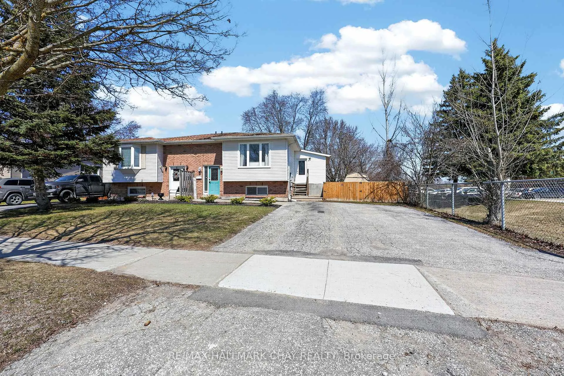 Photo 3 of 58 Biscayne Boulevard, Georgina, Keswick South — HOMEH