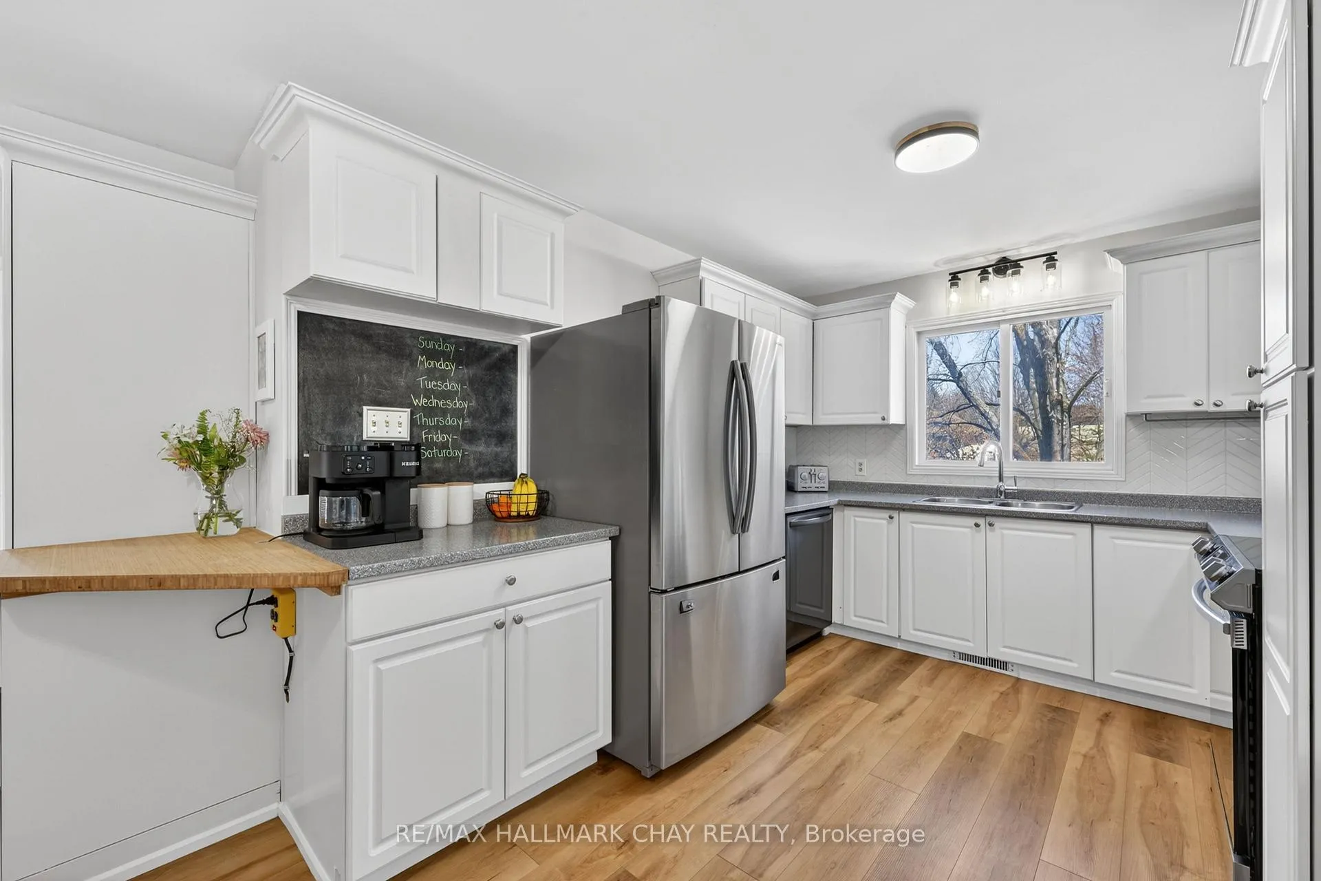 Photo 12 of 58 Biscayne Boulevard, Georgina, Keswick South — HOMEH
