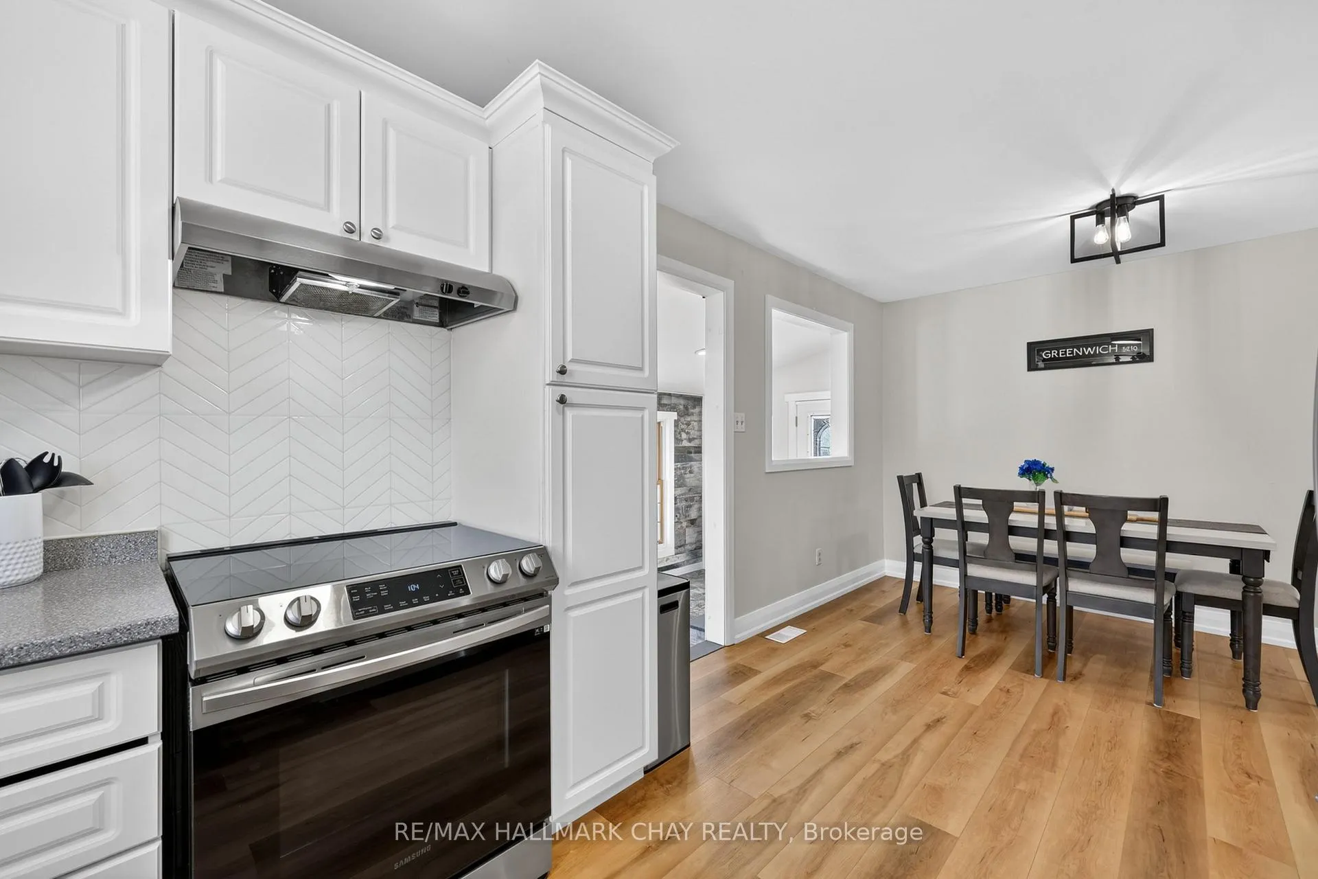 Photo 15 of 58 Biscayne Boulevard, Georgina, Keswick South — HOMEH
