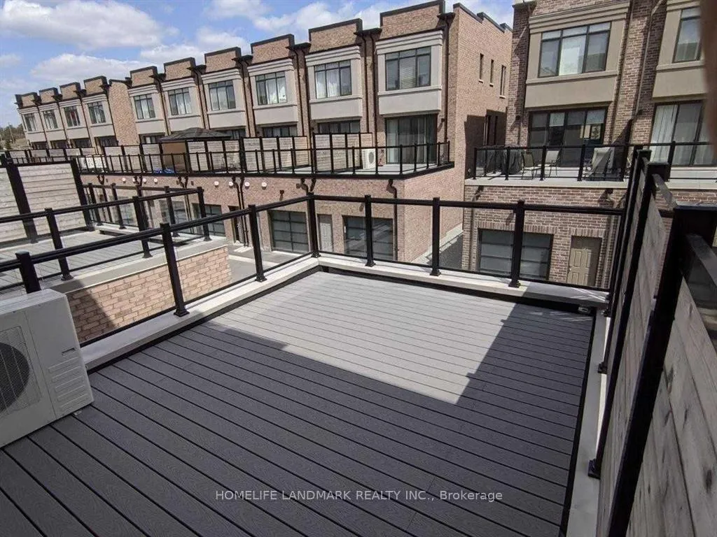 Photo 5 of 169 Salterton Circle, Vaughan, Rural Vaughan — HOMEH