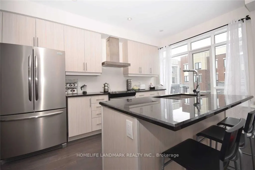 Photo 7 of 169 Salterton Circle, Vaughan, Rural Vaughan — HOMEH
