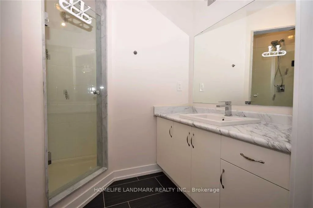 Photo 9 of 169 Salterton Circle, Vaughan, Rural Vaughan — HOMEH