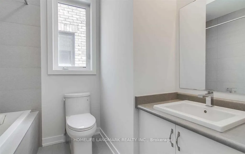 Photo 10 of 169 Salterton Circle, Vaughan, Rural Vaughan — HOMEH