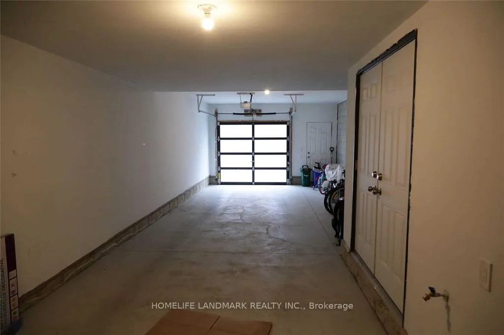 Photo 12 of 169 Salterton Circle, Vaughan, Rural Vaughan — HOMEH