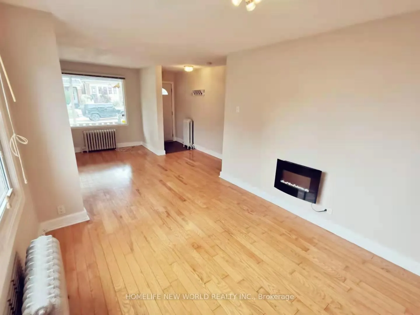 Photo 4 of 26 Epsom U2 Avenue, Toronto, Woodbine-Lumsden — HOMEH