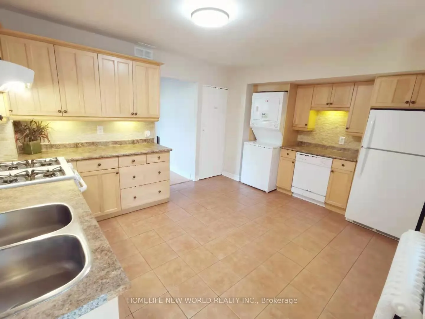 Photo 6 of 26 Epsom U2 Avenue, Toronto, Woodbine-Lumsden — HOMEH