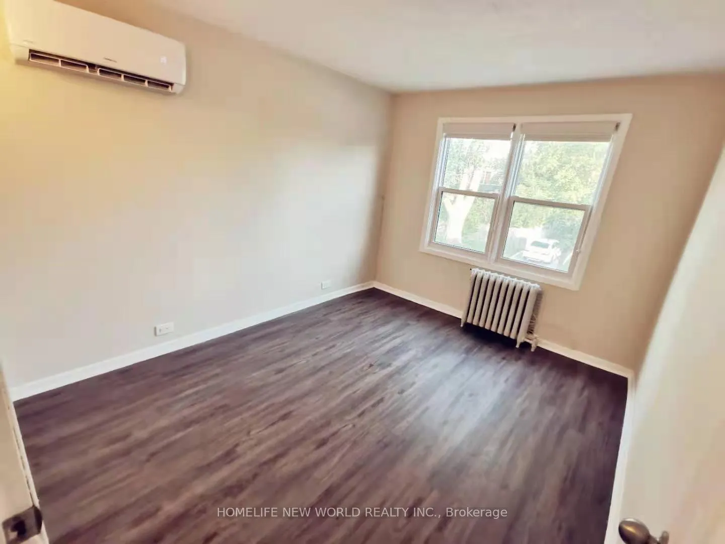 Photo 8 of 26 Epsom U2 Avenue, Toronto, Woodbine-Lumsden — HOMEH