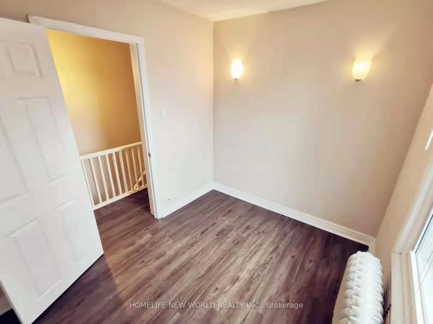 Photo 9 of 26 Epsom U2 Avenue, Toronto, Woodbine-Lumsden — HOMEH