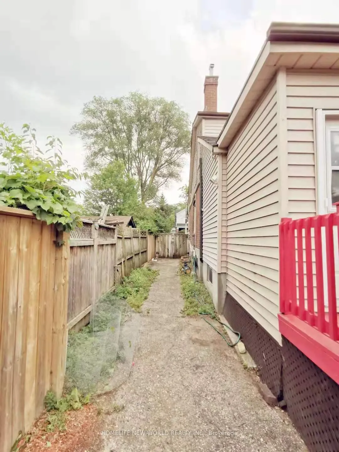 Photo 12 of 26 Epsom U2 Avenue, Toronto, Woodbine-Lumsden — HOMEH