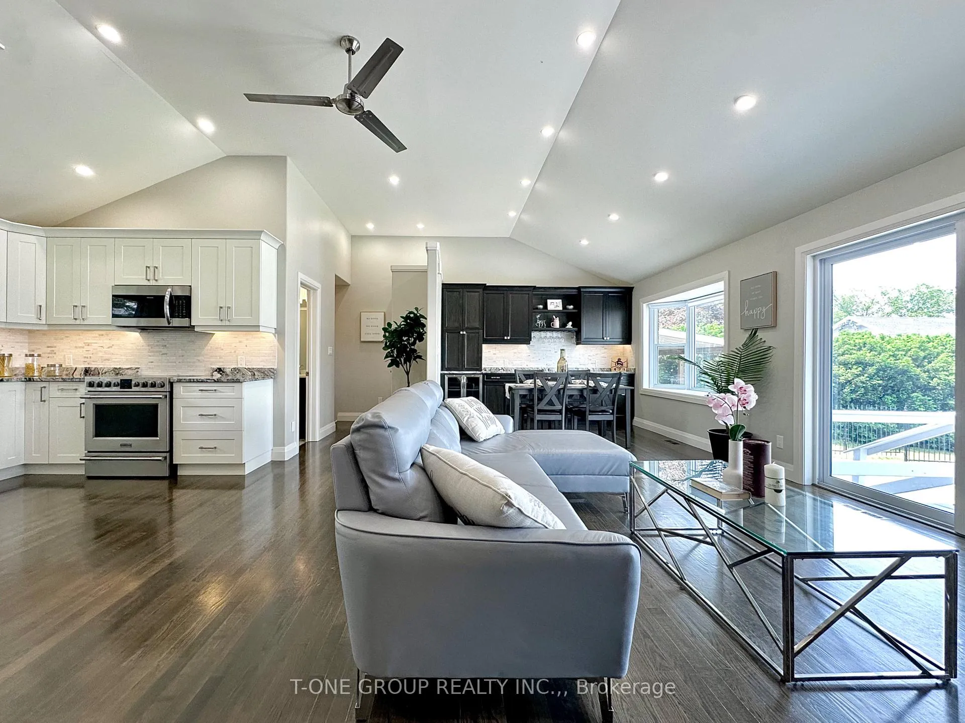 Photo 4 of 1724 County Road 3, Prince Edward County, Ameliasburg Ward — HOMEH