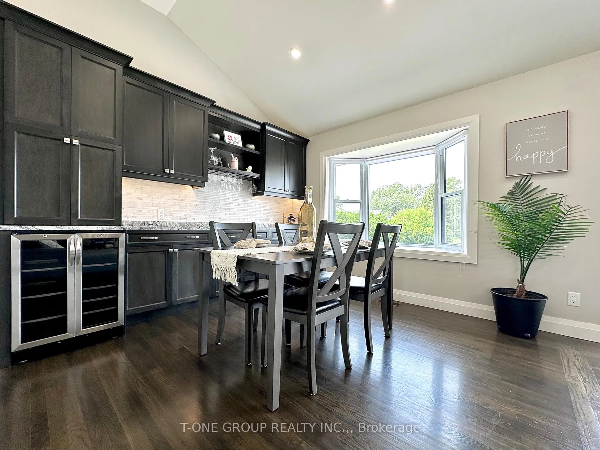 Photo 9 of 1724 County Road 3, Prince Edward County, Ameliasburg Ward — HOMEH
