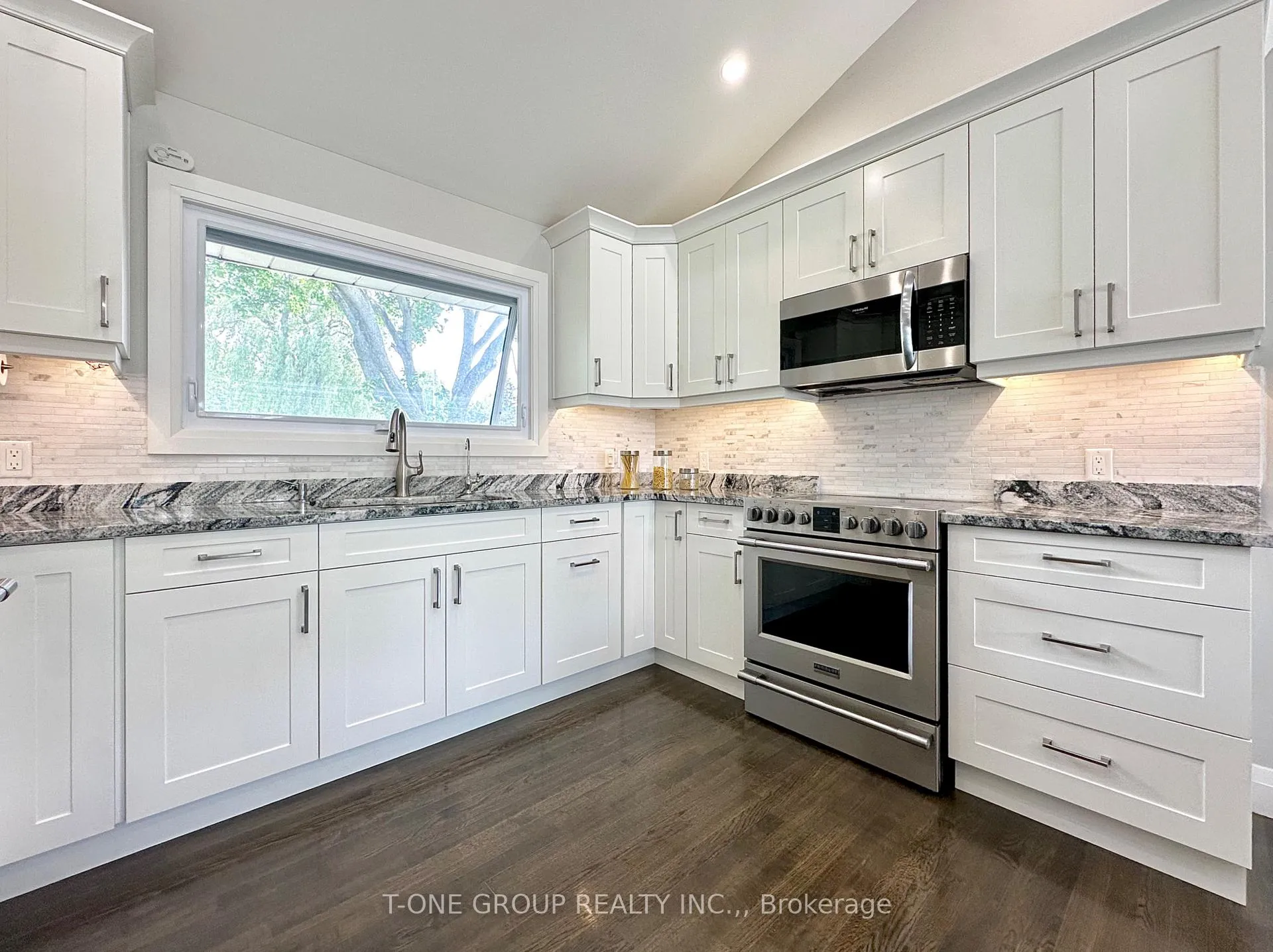 Photo 11 of 1724 County Road 3, Prince Edward County, Ameliasburg Ward — HOMEH