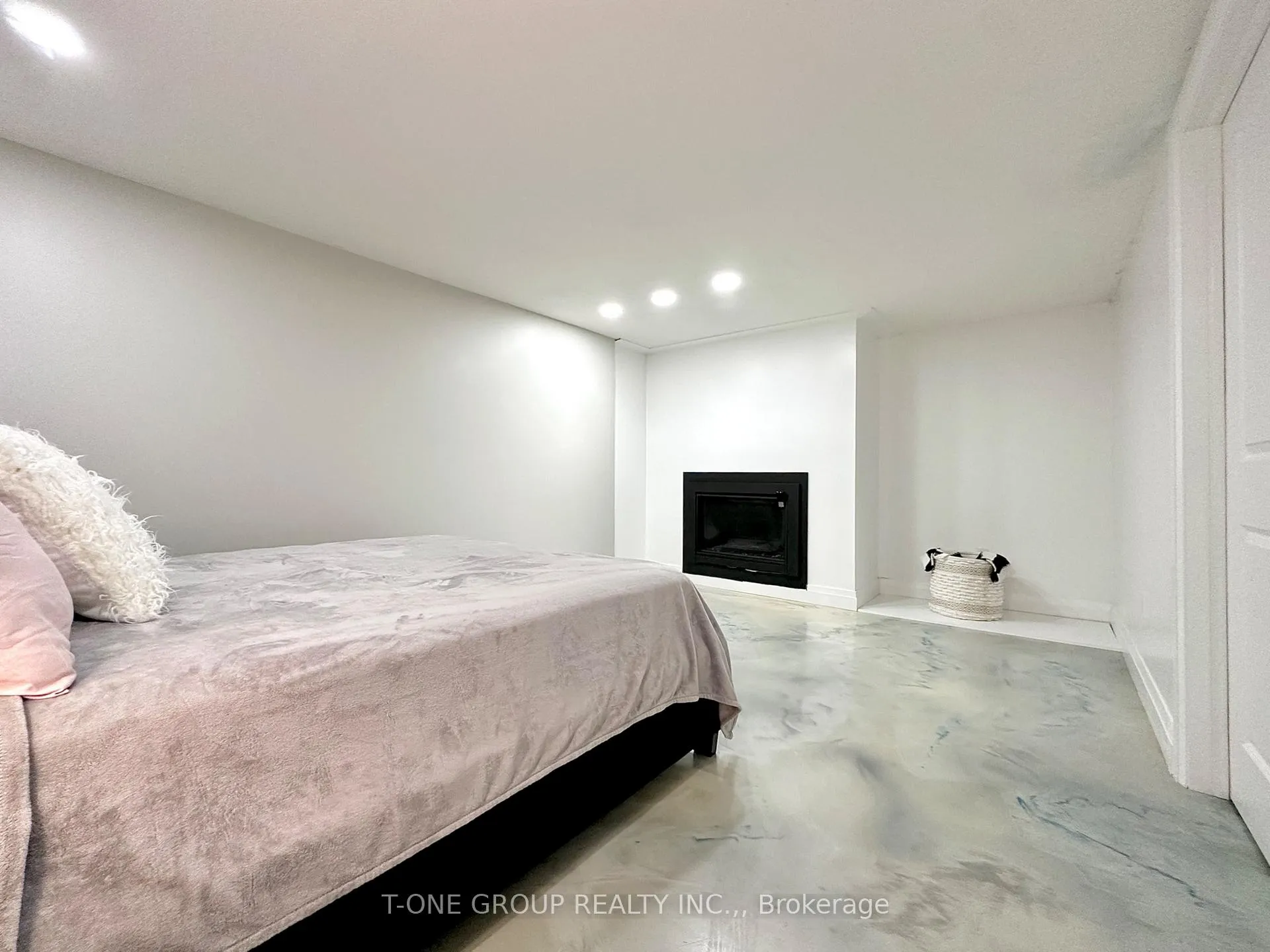 Photo 31 of 1724 County Road 3, Prince Edward County, Ameliasburg Ward — HOMEH