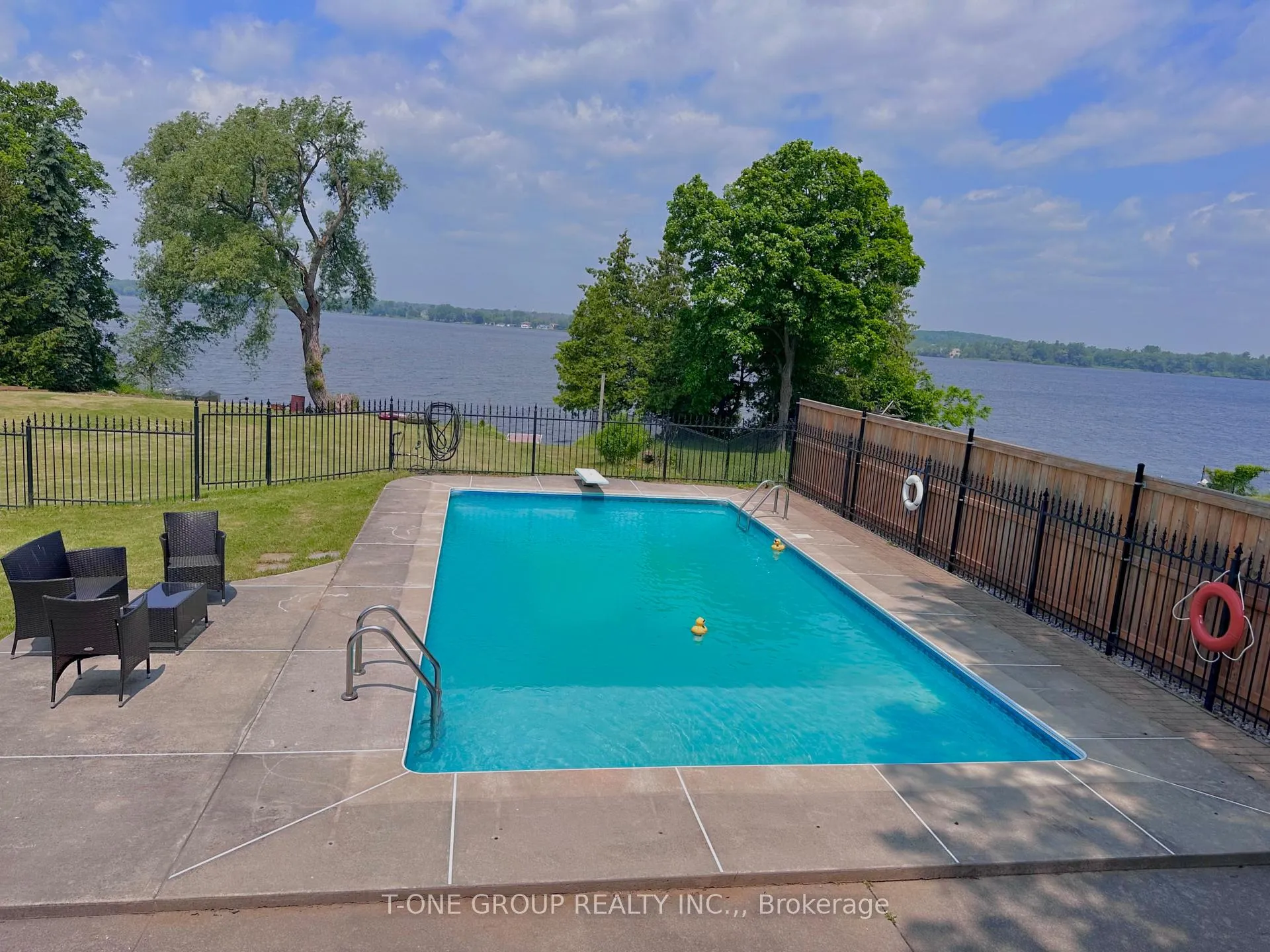 Photo 36 of 1724 County Road 3, Prince Edward County, Ameliasburg Ward — HOMEH