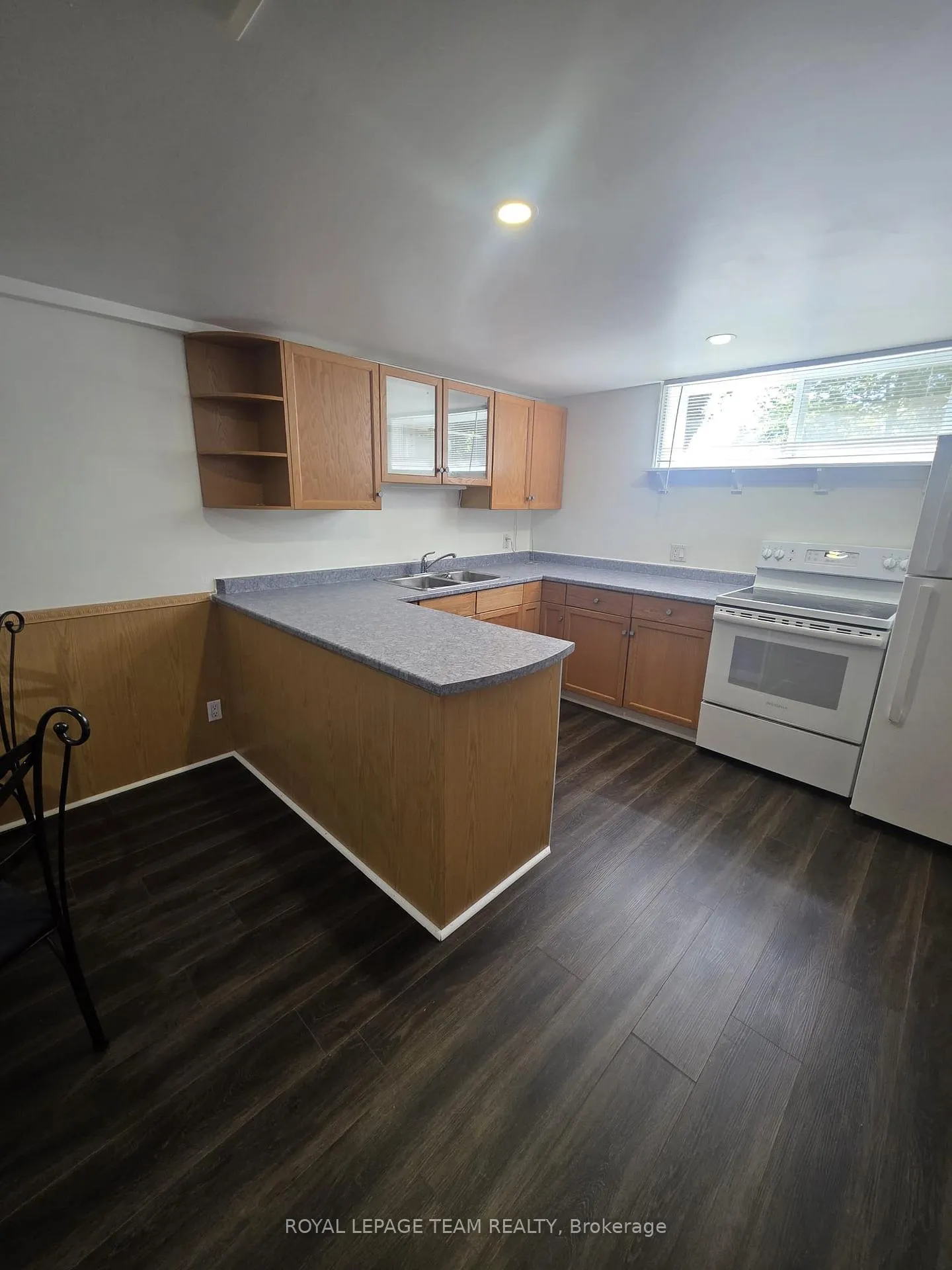 Photo 8 of Unit B, 773 May Street, Ottawa, Castle Heights — HOMEH