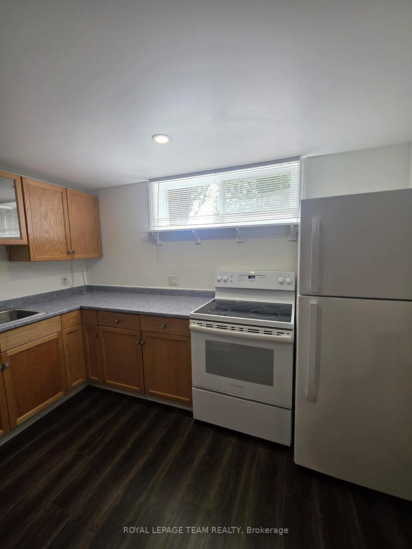 Photo 10 of Unit B, 773 May Street, Ottawa, Castle Heights — HOMEH