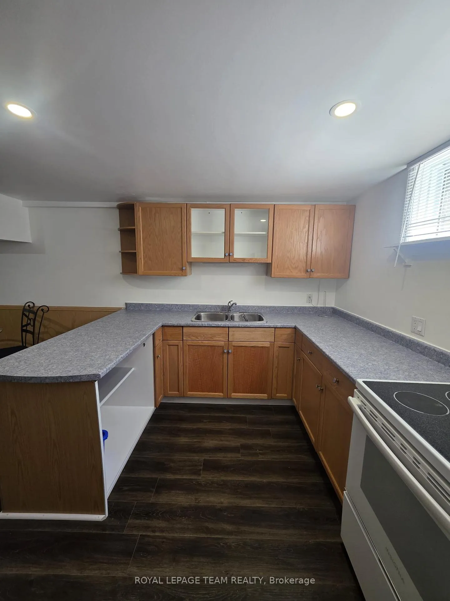Photo 11 of Unit B, 773 May Street, Ottawa, Castle Heights — HOMEH