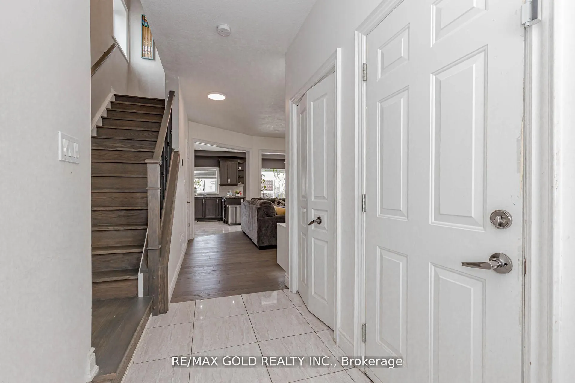 Photo 5 of 240 Birkinshaw Road, Cambridge, Christopher-Champlain — HOMEH