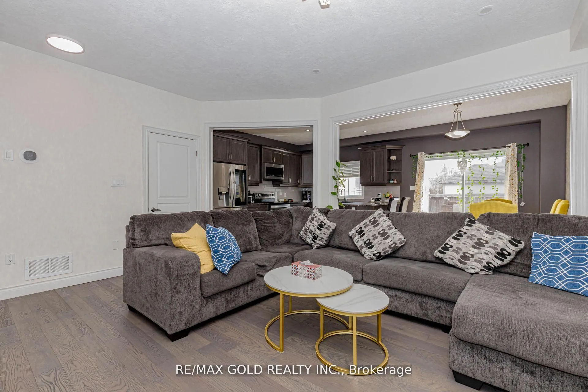 Photo 10 of 240 Birkinshaw Road, Cambridge, Christopher-Champlain — HOMEH