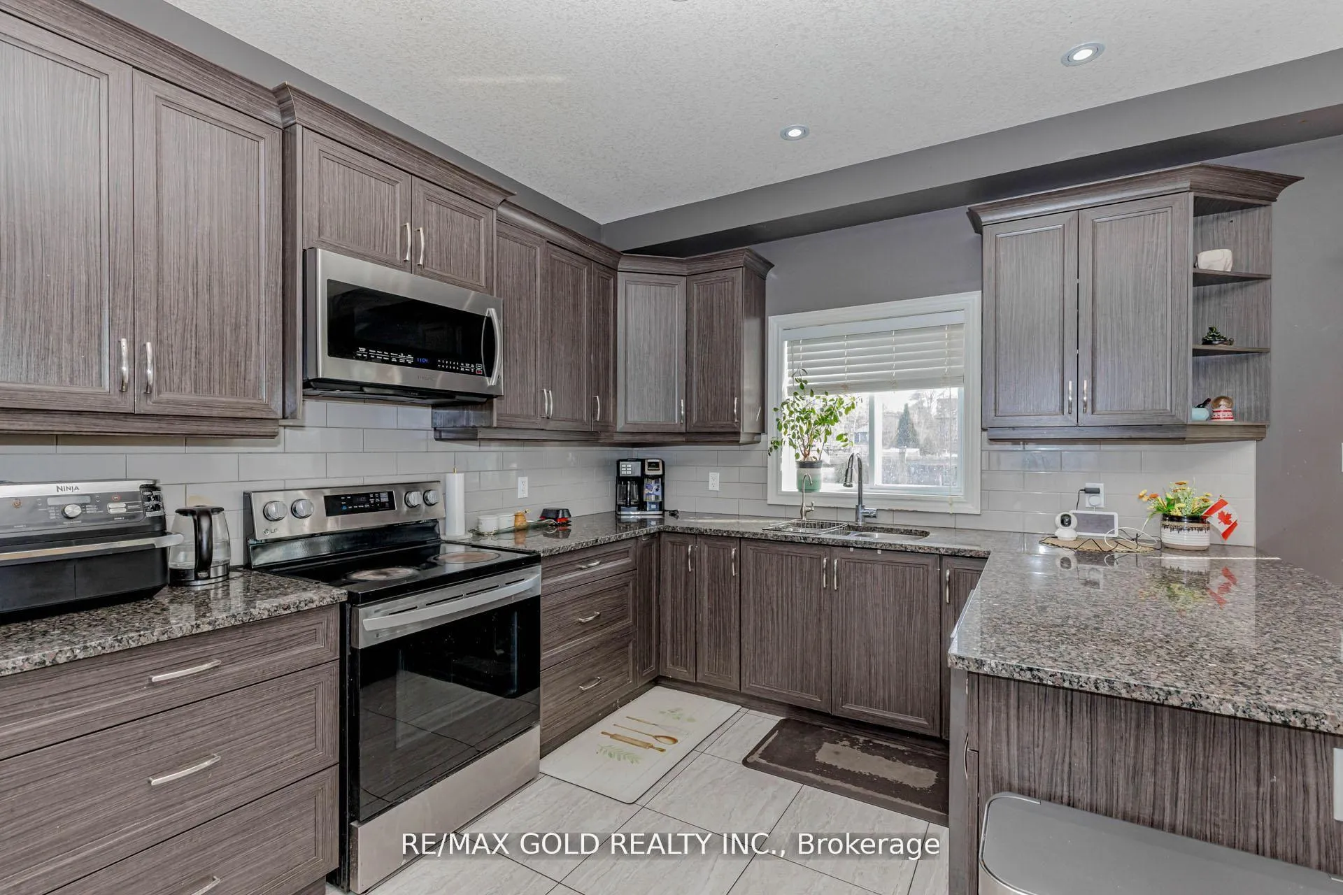 Photo 15 of 240 Birkinshaw Road, Cambridge, Christopher-Champlain — HOMEH