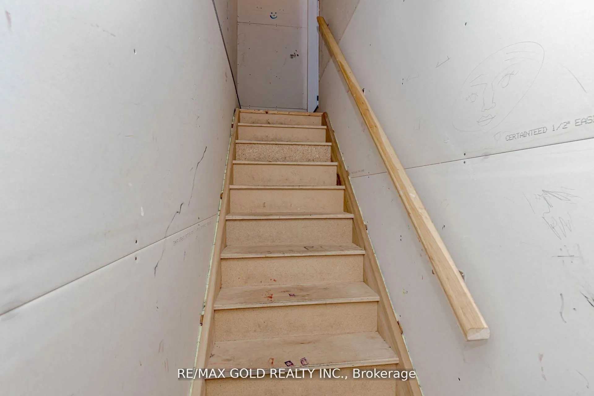 Photo 44 of 240 Birkinshaw Road, Cambridge, Christopher-Champlain — HOMEH
