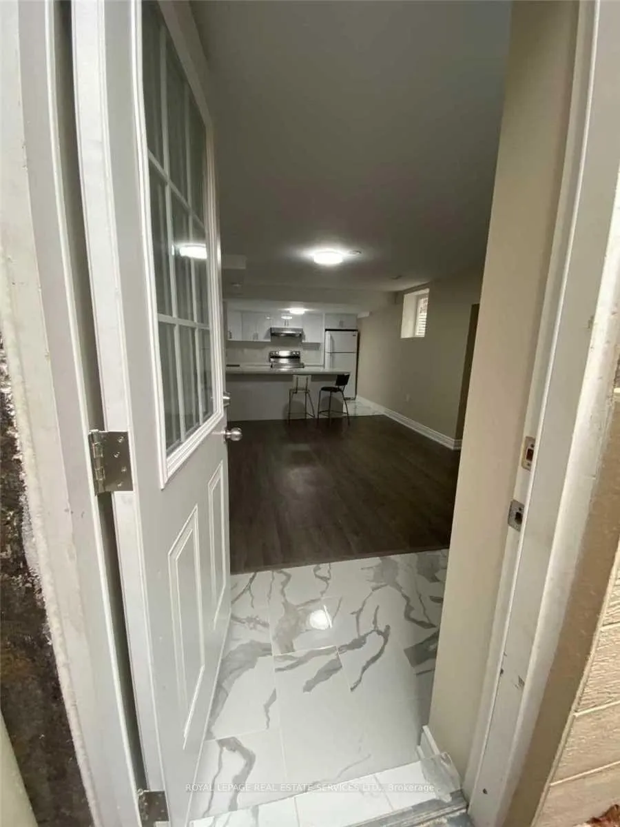 Photo 2 of 4127 Loyalist Drive, Mississauga, Erin Mills — HOMEH