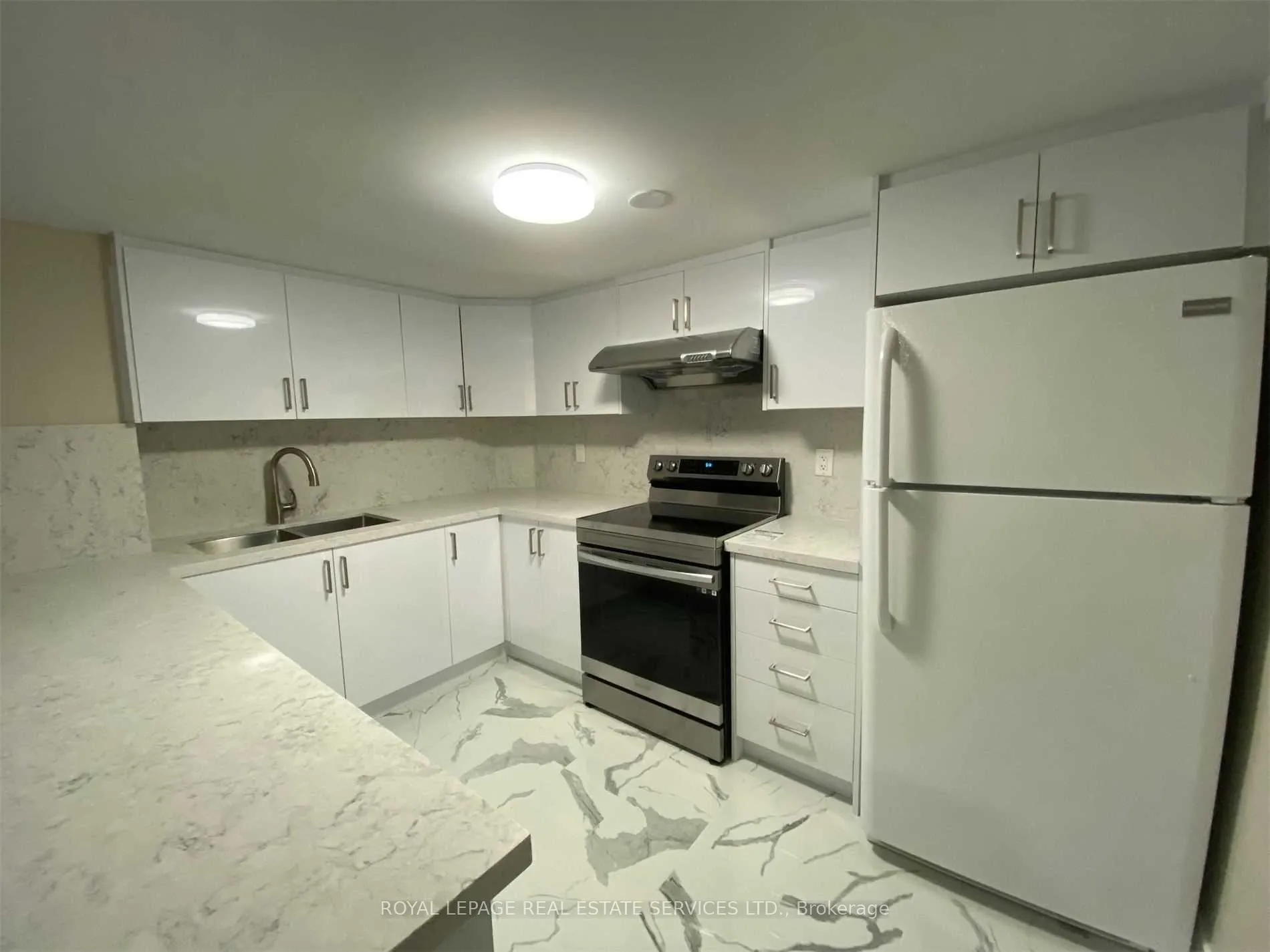 Photo 5 of 4127 Loyalist Drive, Mississauga, Erin Mills — HOMEH