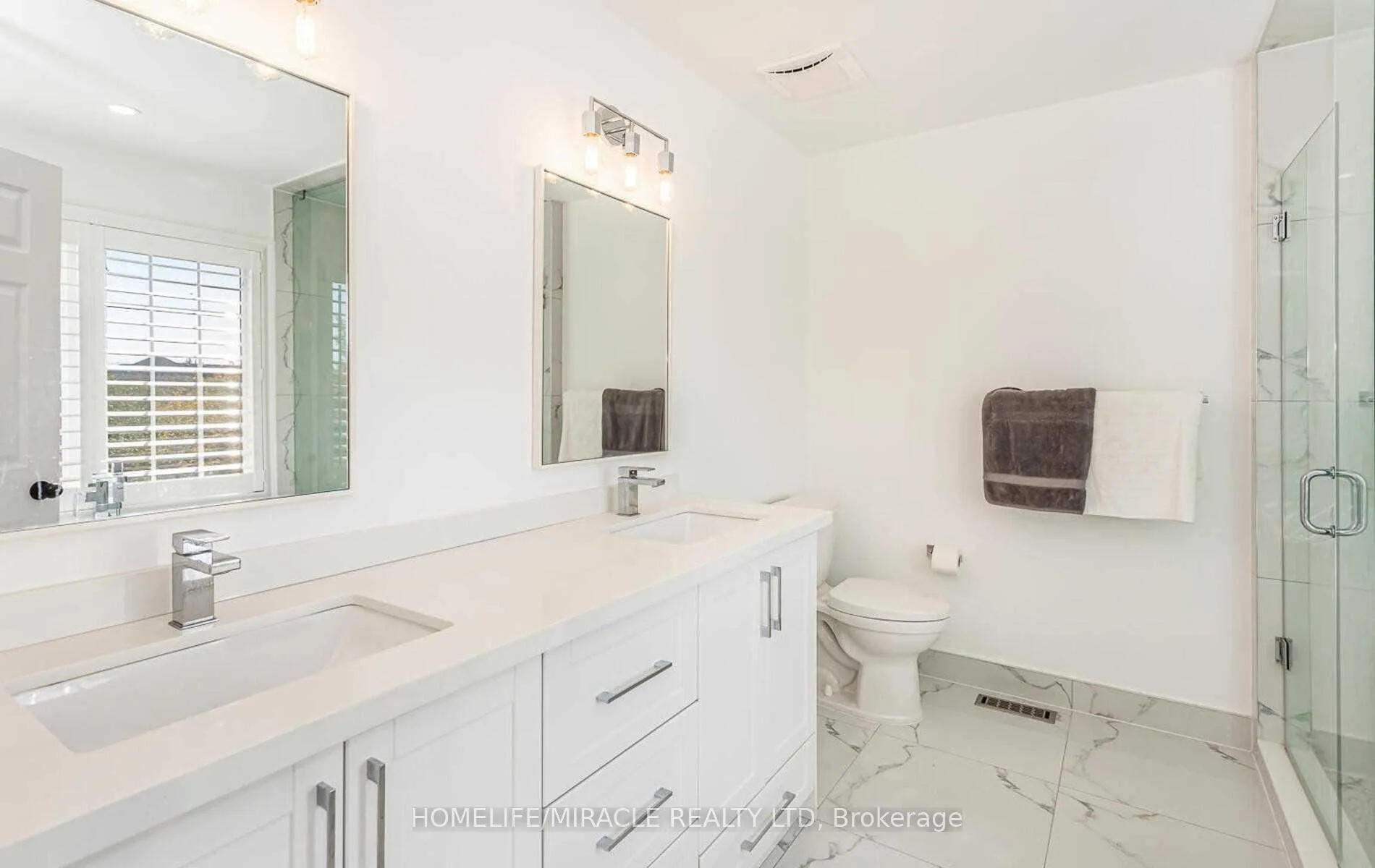 Photo 19 of 1 Pali Drive, Brampton, Vales of Castlemore — HOMEH