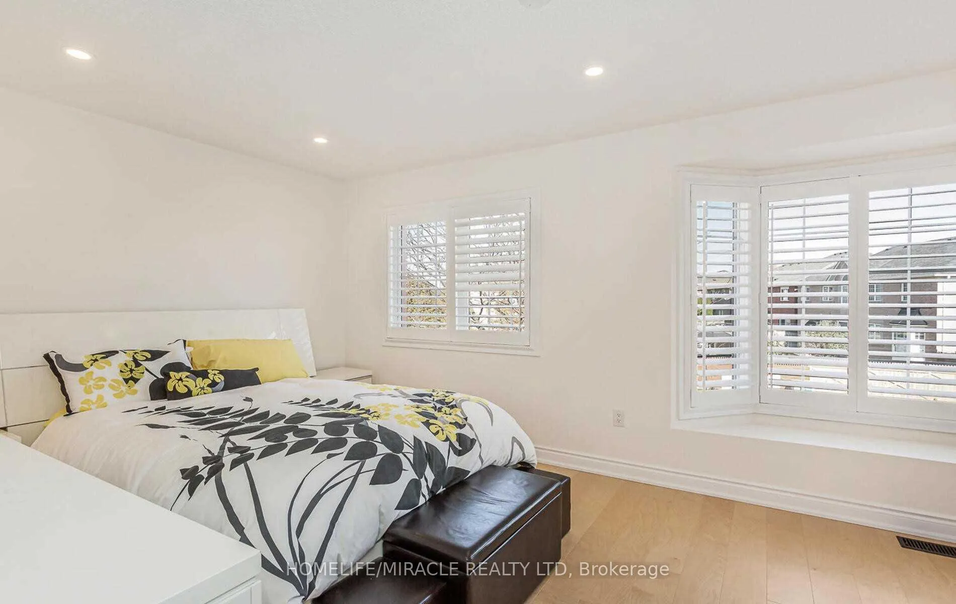 Photo 20 of 1 Pali Drive, Brampton, Vales of Castlemore — HOMEH