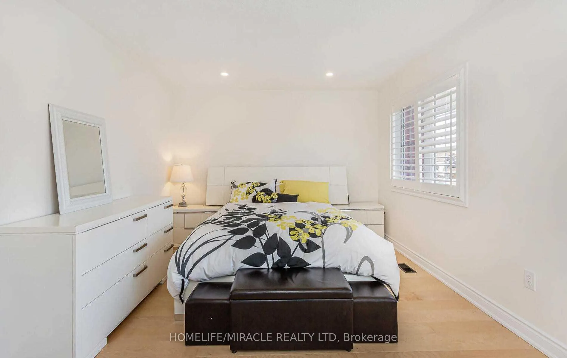 Photo 21 of 1 Pali Drive, Brampton, Vales of Castlemore — HOMEH