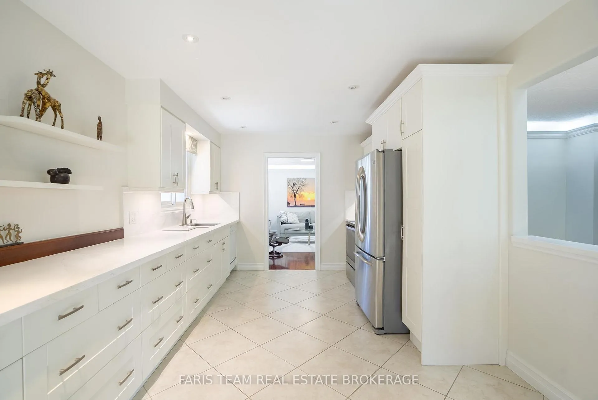 Photo 7 of 40 Orwell Crescent, Barrie, Letitia Heights — HOMEH