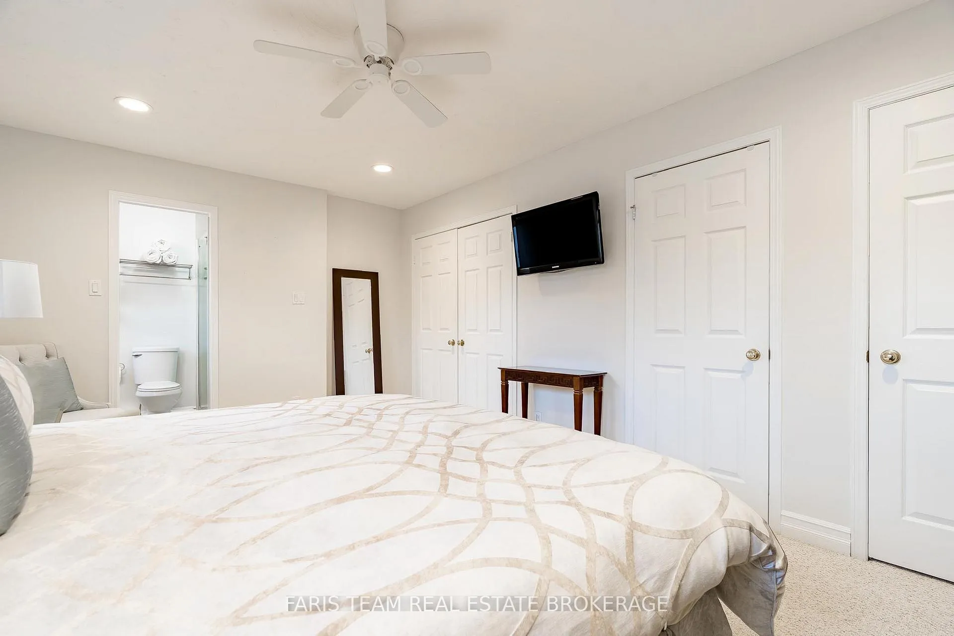Photo 15 of 40 Orwell Crescent, Barrie, Letitia Heights — HOMEH