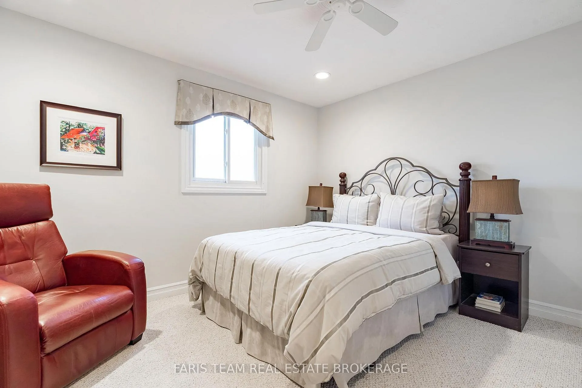 Photo 17 of 40 Orwell Crescent, Barrie, Letitia Heights — HOMEH