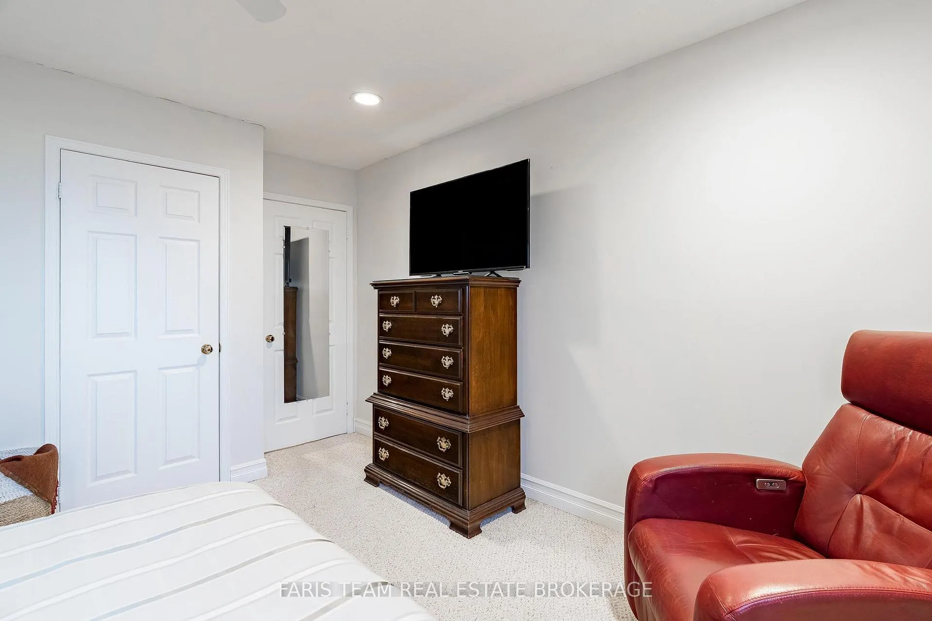 Photo 18 of 40 Orwell Crescent, Barrie, Letitia Heights — HOMEH