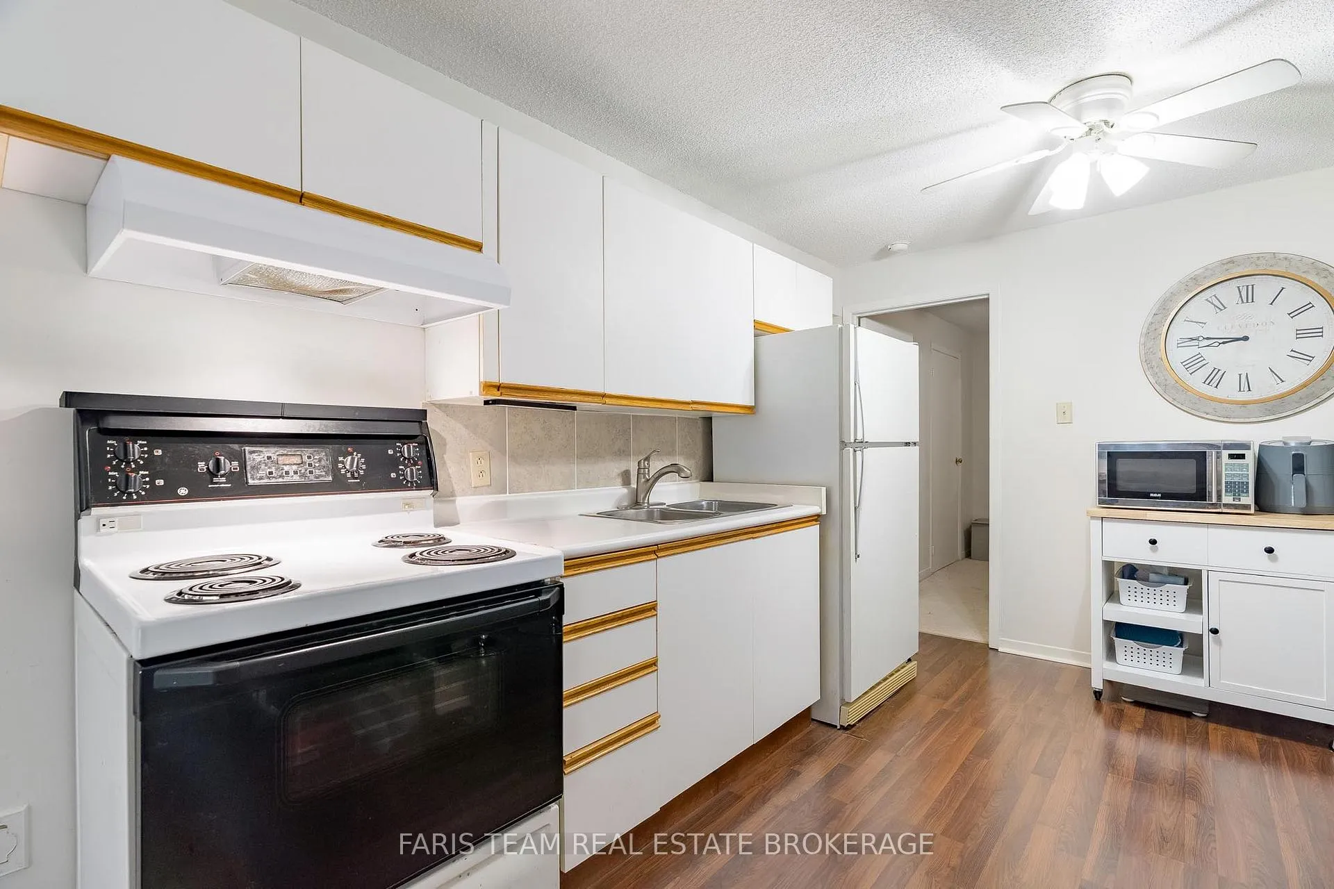 Photo 23 of 40 Orwell Crescent, Barrie, Letitia Heights — HOMEH