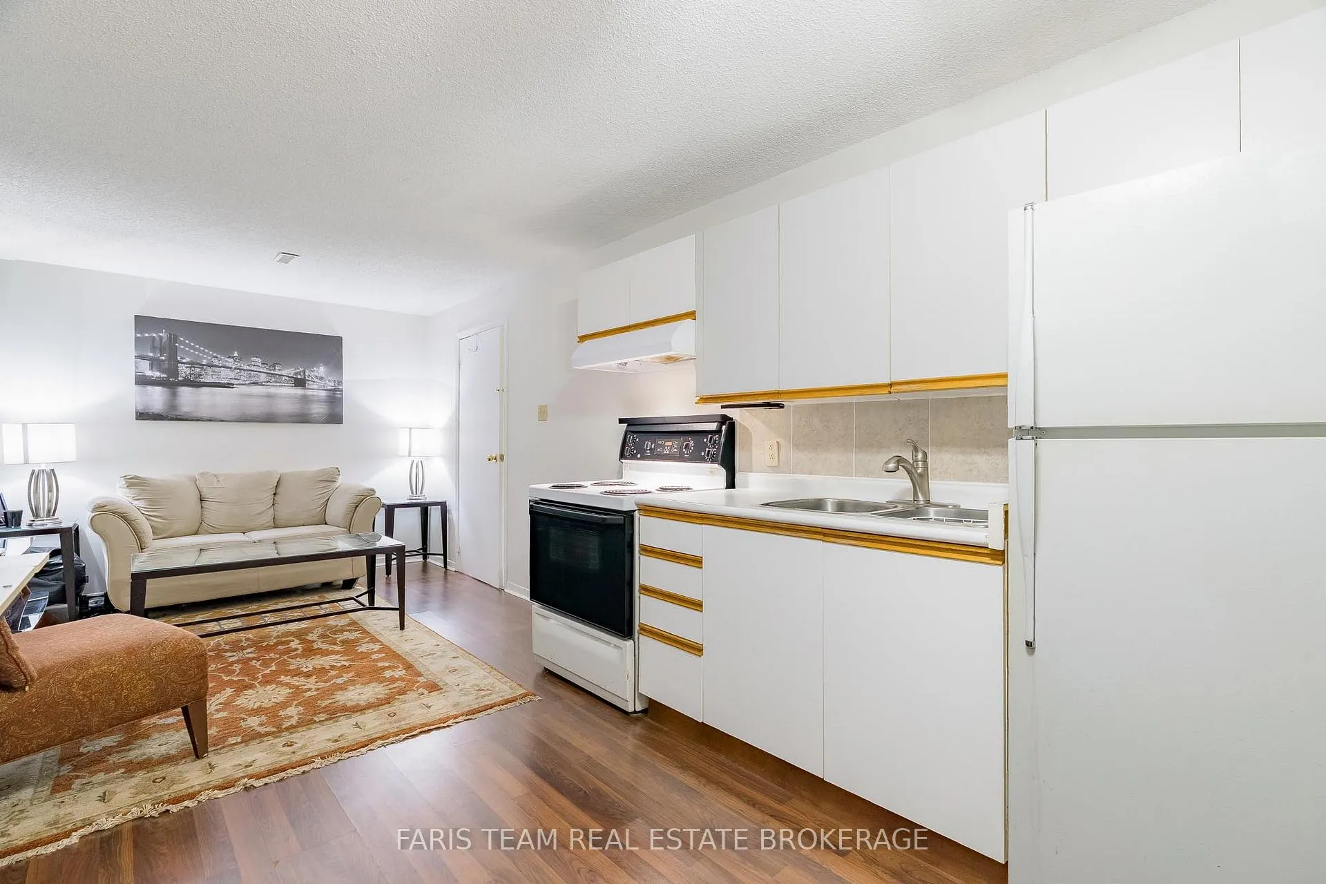 Photo 24 of 40 Orwell Crescent, Barrie, Letitia Heights — HOMEH