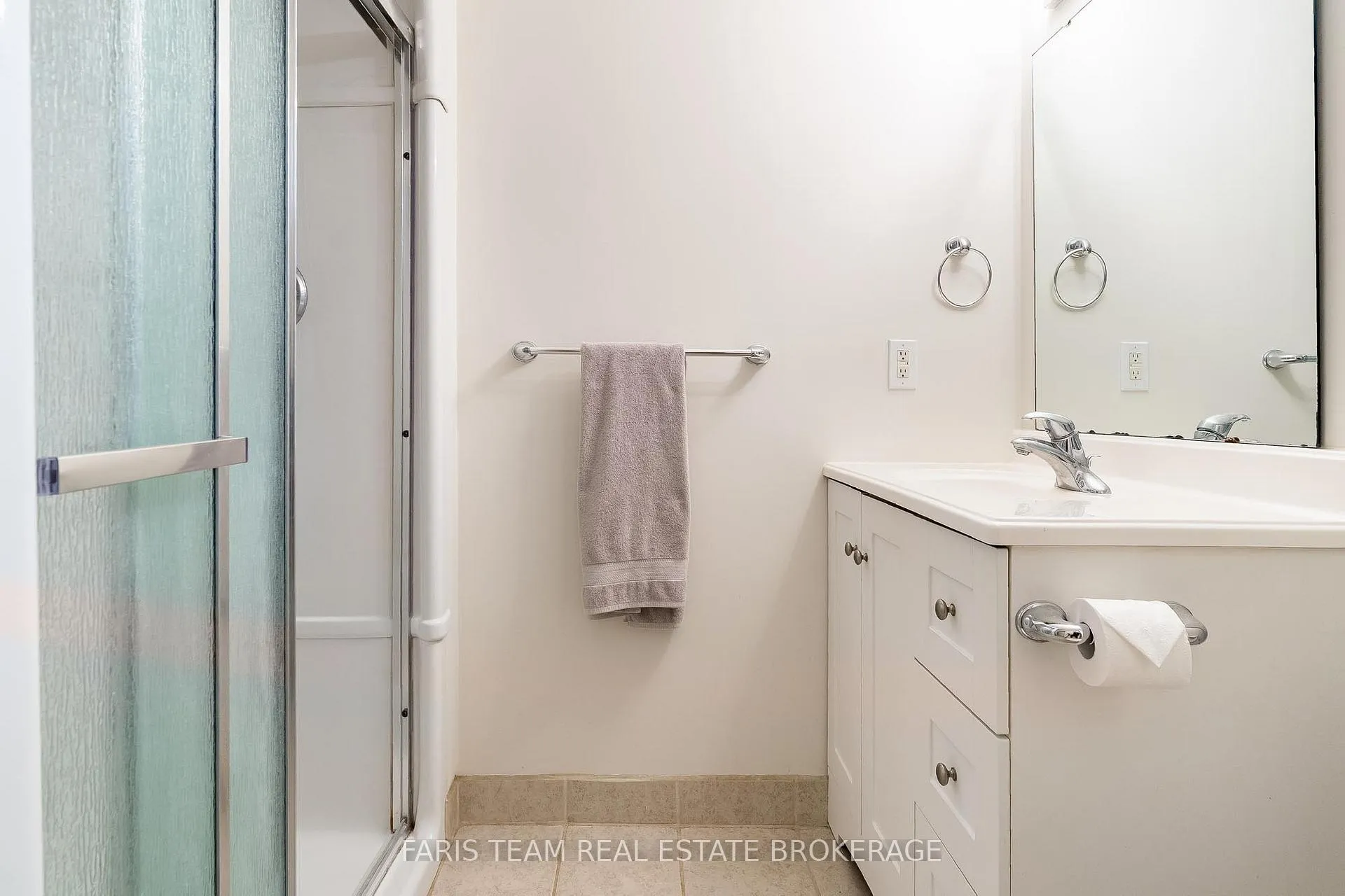 Photo 27 of 40 Orwell Crescent, Barrie, Letitia Heights — HOMEH