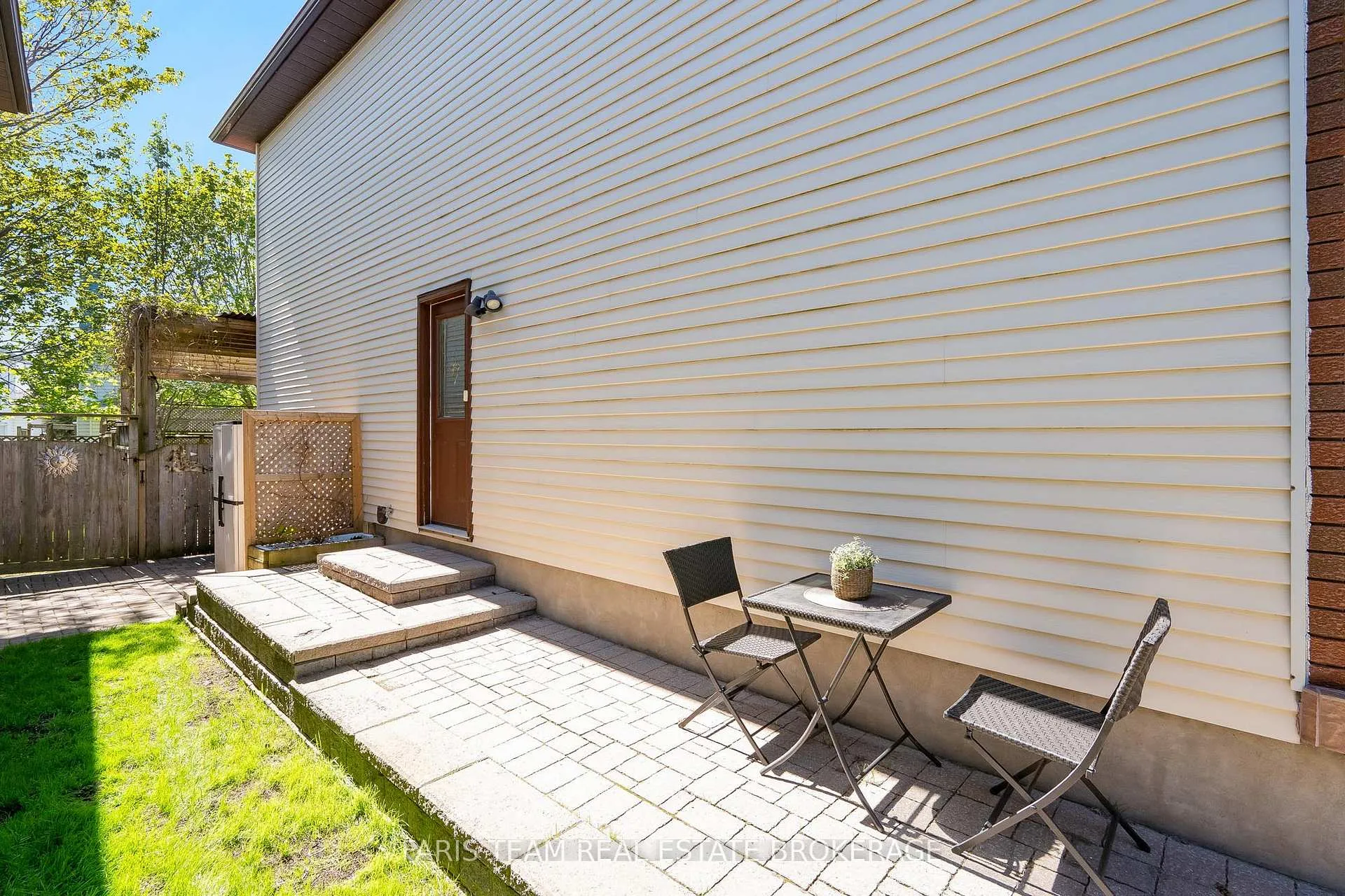 Photo 30 of 40 Orwell Crescent, Barrie, Letitia Heights — HOMEH