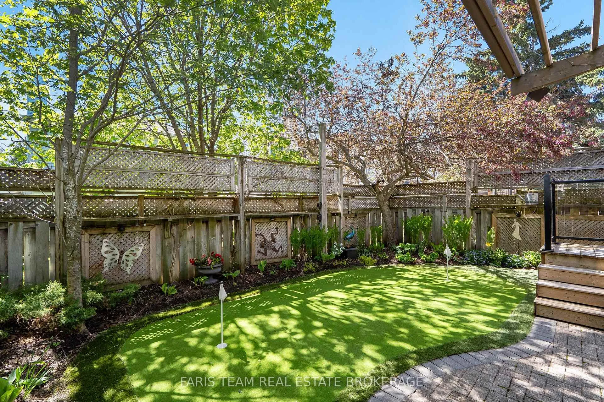 Photo 34 of 40 Orwell Crescent, Barrie, Letitia Heights — HOMEH