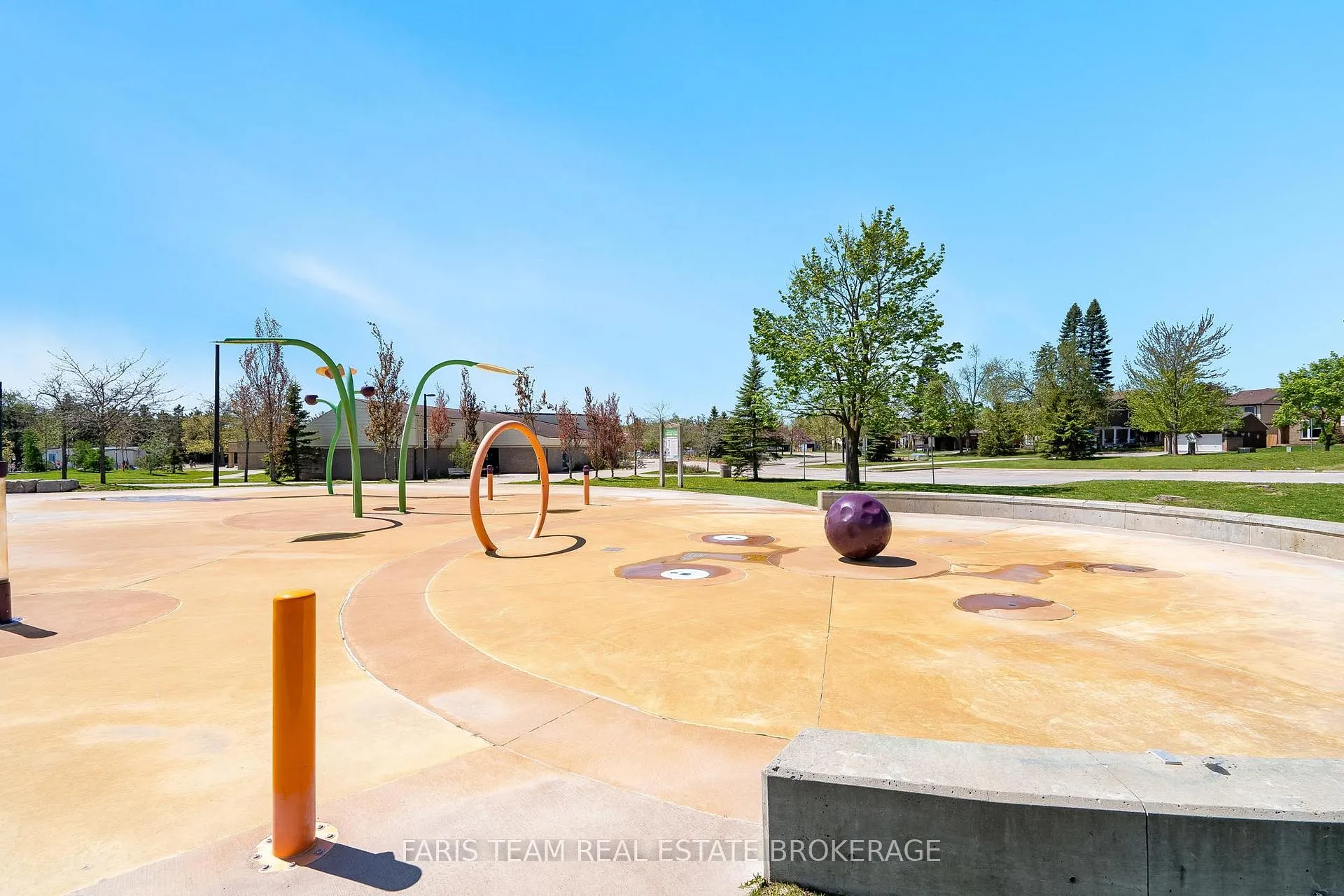 Photo 40 of 40 Orwell Crescent, Barrie, Letitia Heights — HOMEH