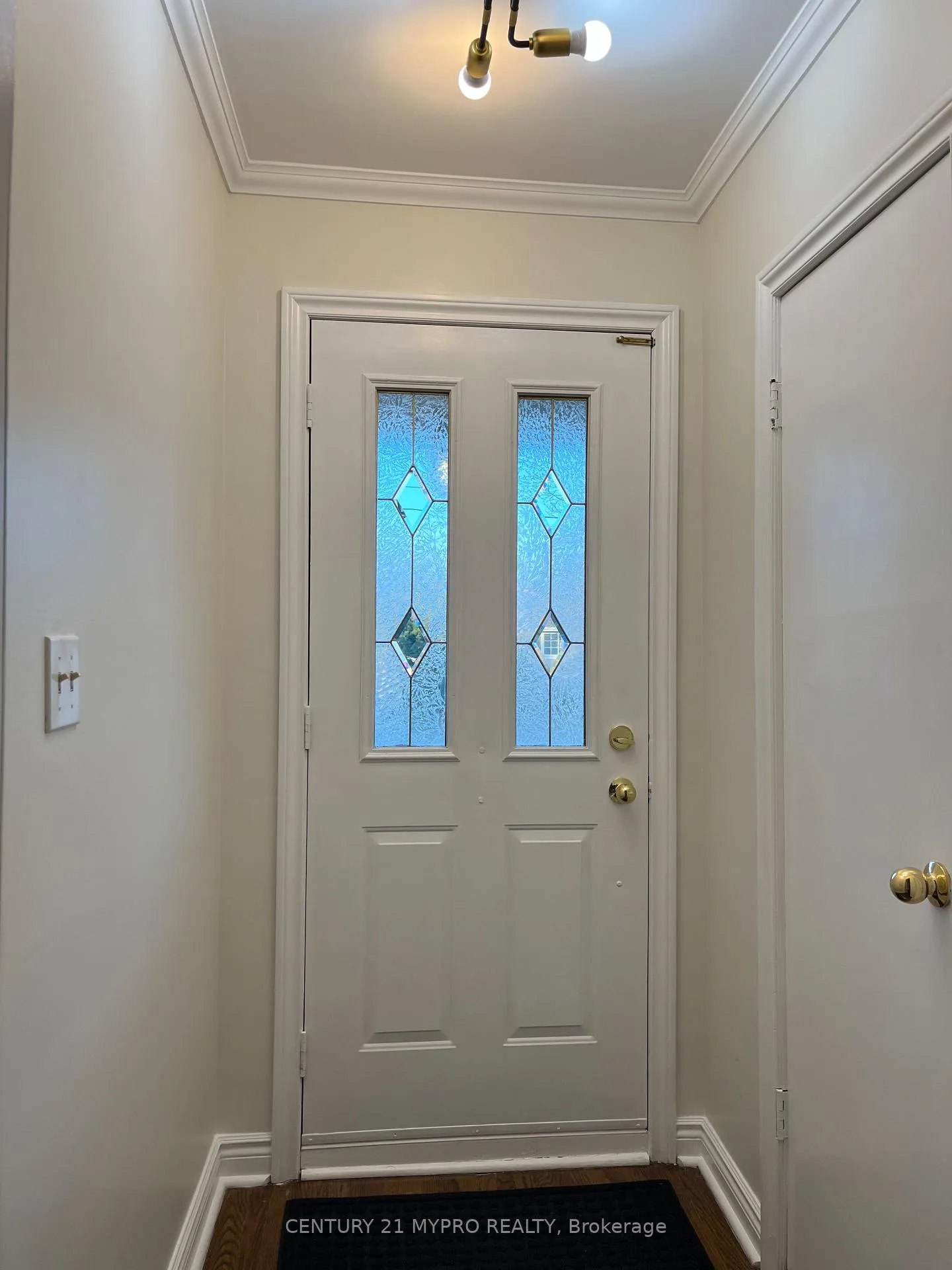 Photo 4 of 284 Hampton Heath Road, Burlington, Appleby — HOMEH